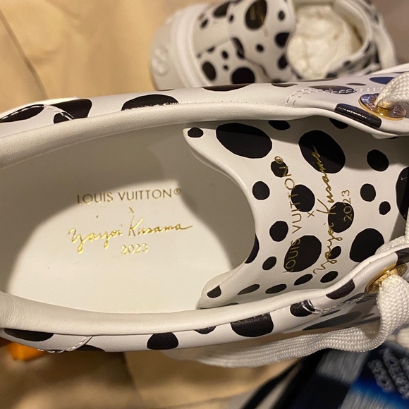 Brand new LV x YK
Time Out sneakers - Picture 8 of 10